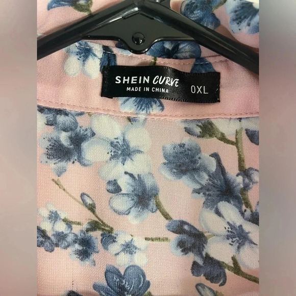 Shein Curve - Sleeveless Blouse - Pink w/ Blue Flowers 🌸 - Picture 5 of 6
